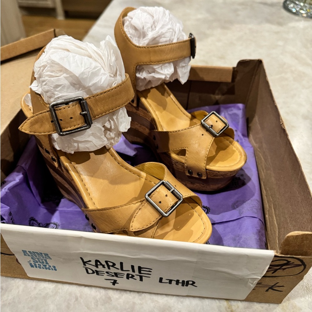 Anna Sui // Karlie Platform Sandals, Desert Tan - Picture 10 of 15